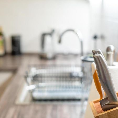 2 Bedroom 65Qm - Kitchen - Central - Netflix Magdeburg Eksteriør bilde